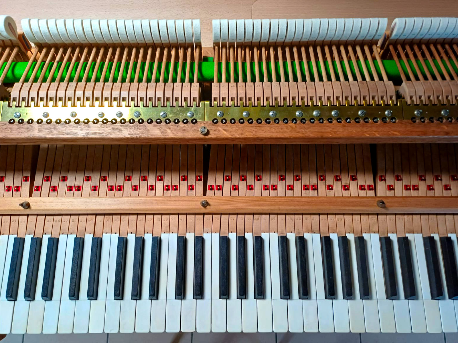 Clavier et mécanique d'un piano à queue Pleyel 1896 APRÈS restauration